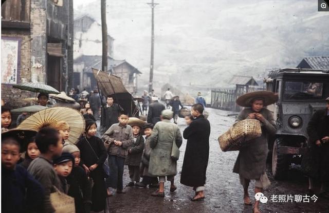 英国人拍摄的中国老照片：1945年中国真实的社会景象
