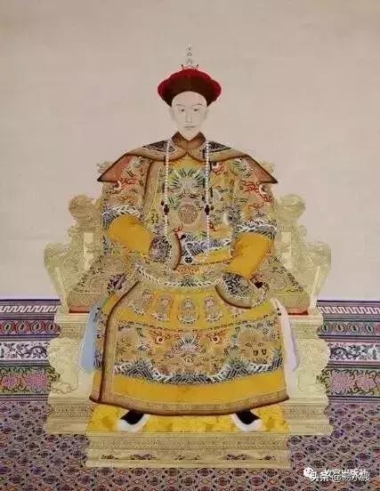 清朝12个皇帝，以及他们最终的归宿都在哪里？
