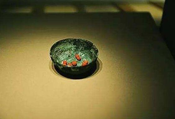 古代的丹药到底什么做的，王丹虎之墓出土药丸，专家发现死亡之谜